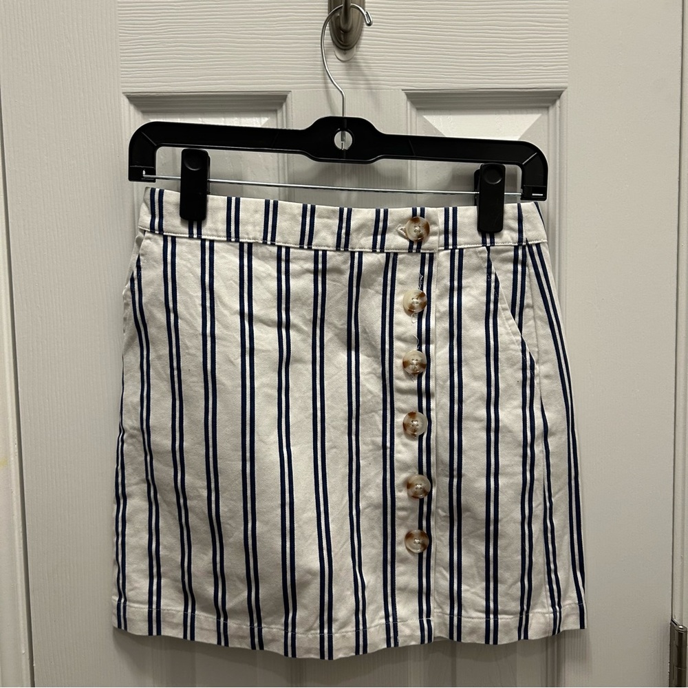 Small Forever 21 skirt